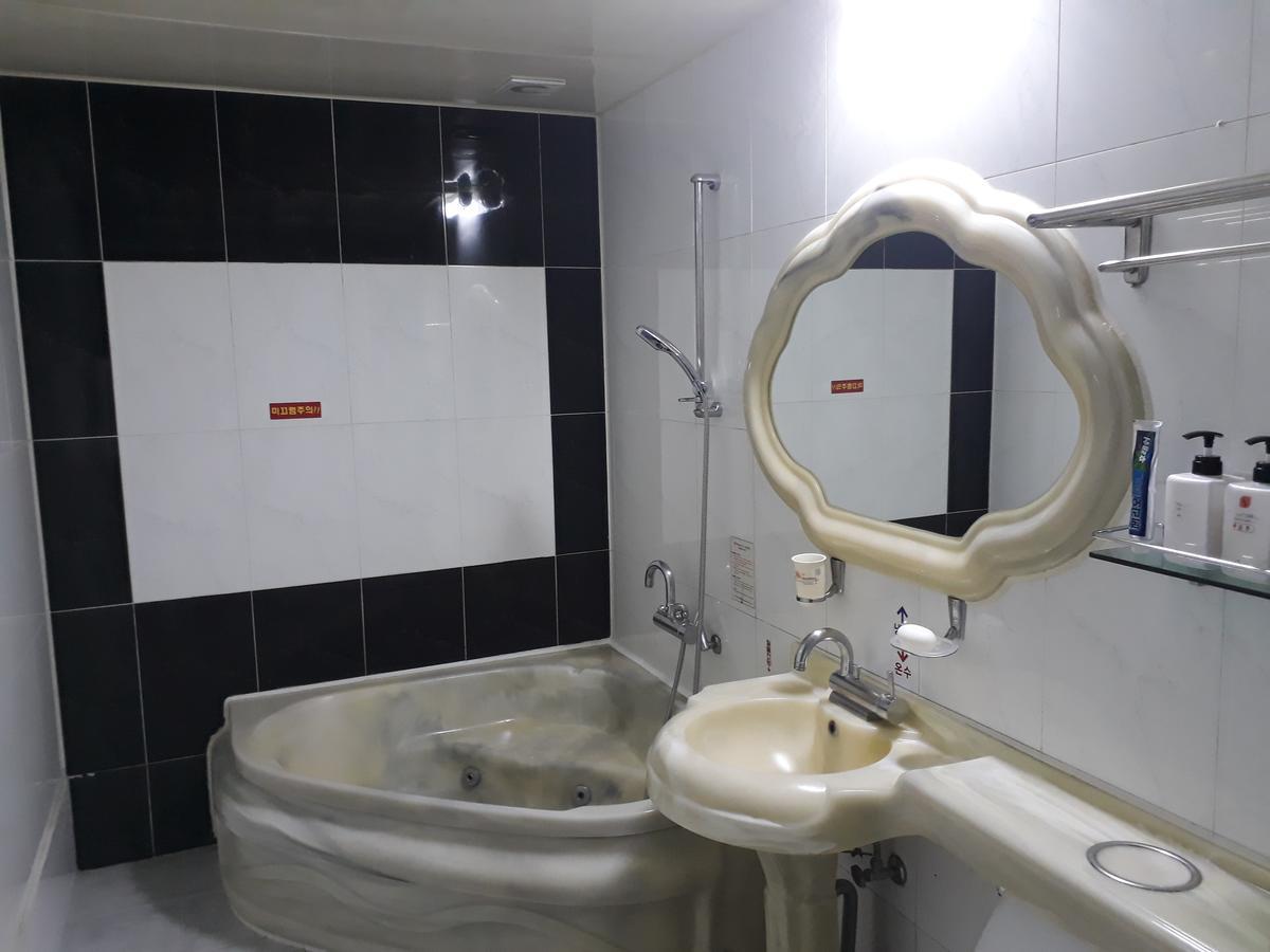 Diamond Motel Sacheon Dış mekan fotoğraf